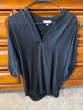 Gianni Bini Black V-Neck Dolman Sleeve Blouse